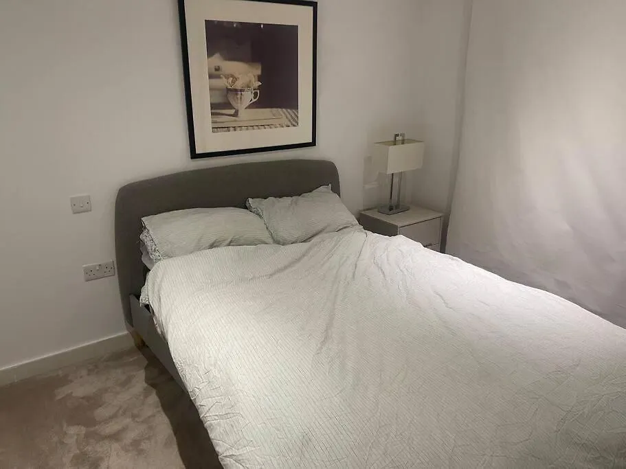 Stunning 2 Bedroom Apartment Λονδίνο