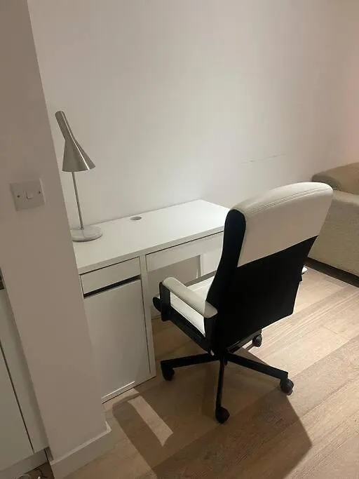 Stunning 2 Bedroom Apartment Λονδίνο