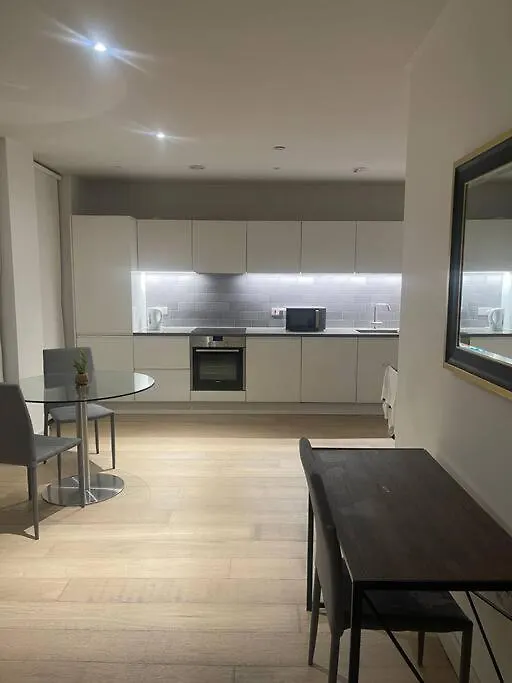 Stunning 2 Bedroom Apartment Λονδίνο 0*,  Ηνωμένο Βασίλειο