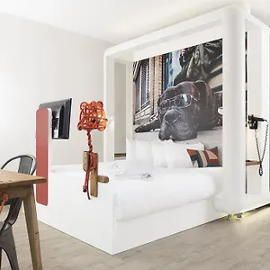 3* Ξενοδοχείο The Corner
